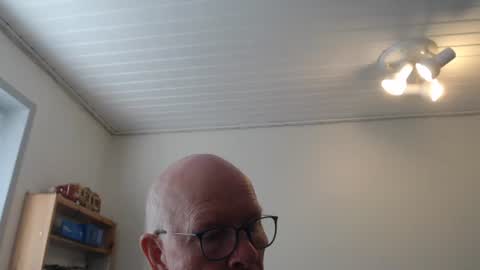 Snapshot of blueeyesn8 chatting on February 6, 10:26 am blueeyesn8 online show from February 6, 10:26 am