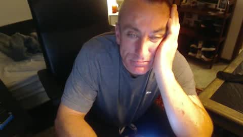 Snapshot of blueyesforyou2nit chatting on October 9, 4:28 am blueyesforyou2nit online show from October 9, 4:28 am