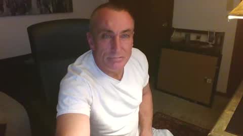 Snapshot of blueyesforyou2nit chatting on October 3, 4:50 am blueyesforyou2nit online show from October 3, 4:50 am