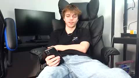 bobby72738 online show from November 22, 4:56 am