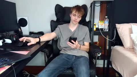 Snapshot of bobby72738 chatting on September 24, 2:22 am bobby72738 online show from September 24, 2:22 am