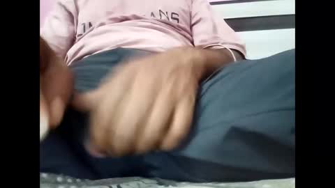 bobby_horny03 online show from April 17, 5:32 am