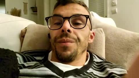 Snapshot of bomale89 chatting on October 1, 7:18 pm bomale89 online show from October 1, 7:18 pm