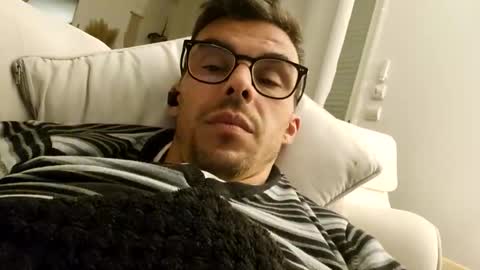 Snapshot of bomale89 chatting on September 21, 9:15 pm bomale89 online show from September 21, 9:15 pm