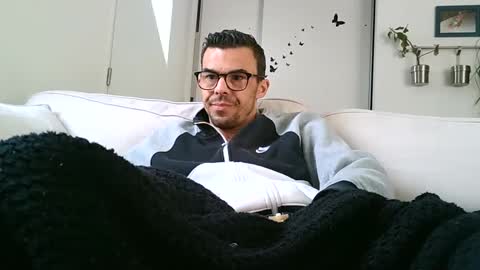 Snapshot of bomale89 chatting on February 21, 12:28 pm bomale89 online show from February 21, 12:28 pm