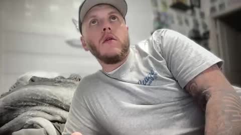 boner4you1994 online show from October 25, 9:33 am