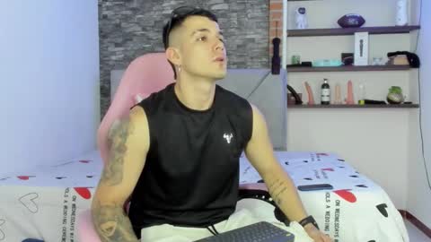 booyhott_ online show from January 10, 7:17 pm