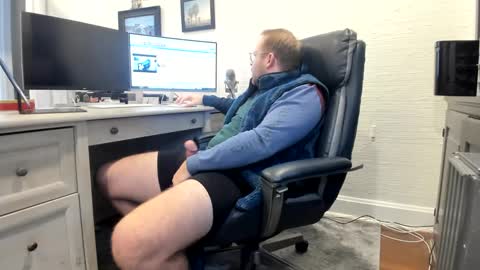 Snapshot of boredhorndog chatting on December 11, 4:59 pm Boredhorndog online show from December 11, 4:59 pm