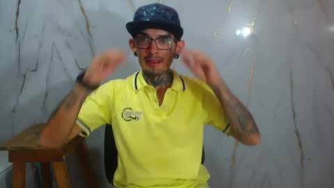 boy_tatto77 online show from April 3, 12:18 am