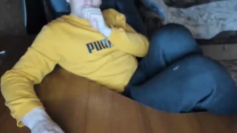 BoyApollon online show from December 18, 8:10 am