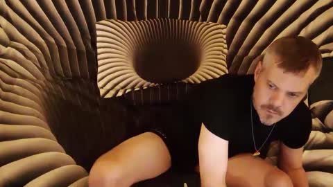Snapshot of boyblond36 chatting on December 23, 3:29 am Slutty Stud online show from December 23, 3:29 am