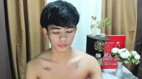 Snapshot of boynextdoor4ux chatting on October 9, 12:43 pm HI IM JAMES DONT FORGET GIVE ME THUMBS UP AND JOIN TO MY FANCLUB online show from October 9, 12:43 pm