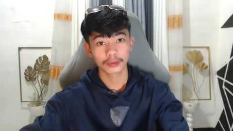 Snapshot of boynextdoor4ux chatting on December 6, 4:03 am HI IM JAMES DONT FORGET GIVE ME THUMBS UP AND JOIN TO MY FANCLUB online show from December 6, 4:03 am