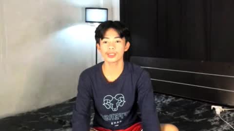 Snapshot of boynextdoor4ux chatting on March 3, 3:24 pm HI IM JAMES DONT FORGET GIVE ME THUMBS UP AND JOIN TO MY FANCLUB online show from March 3, 3:24 pm