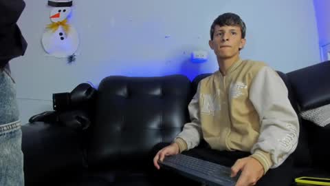 Paul and Max online show from December 29, 9:20 pm