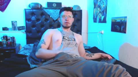 brad hot boy online show from December 10, 4:06 pm