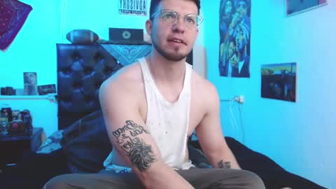 brad hot boy online show from December 16, 3:32 pm