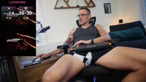 BradBronton online show from October 21, 5:38 pm