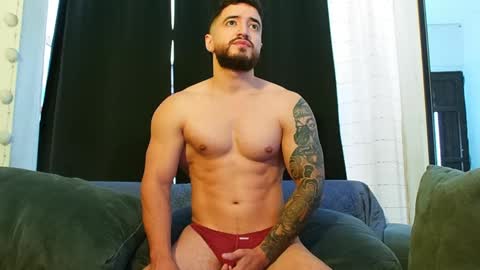 Snapshot of bradley_martinez chatting on January 9, 5:54 pm Bradley Martinez online show from January 9, 5:54 pm