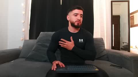 Snapshot of bradley_martinez chatting on December 24, 7:22 pm Bradley Martinez online show from December 24, 7:22 pm