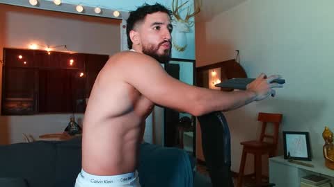 Snapshot of bradley_martinez chatting on January 30, 12:18 am Bradley Martinez online show from January 30, 12:18 am