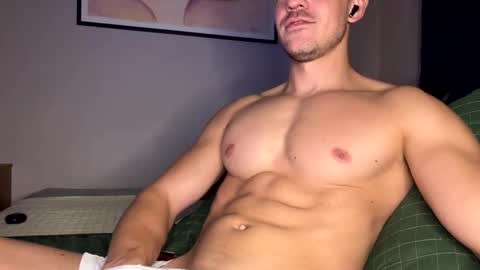 braziliangoodboy online show from May 19, 10:27 pm