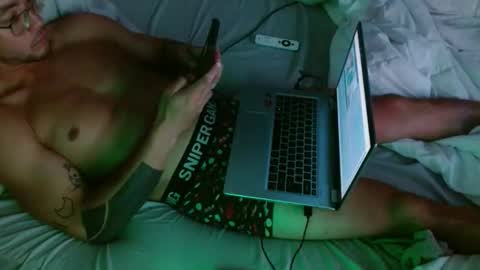 Breadcrumbsss online show from December 18, 12:50 am