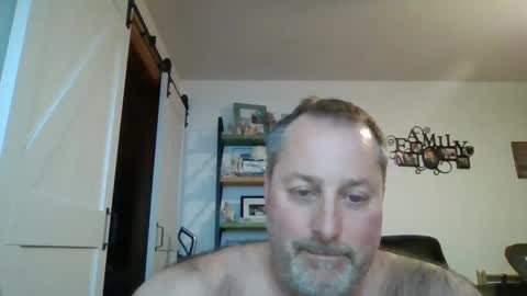 hey online show from December 6, 10:52 pm