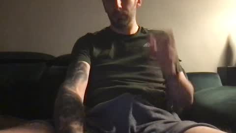 Snapshot of brit7cguy chatting on February 4, 8:17 pm myheavyload online show from February 4, 8:17 pm
