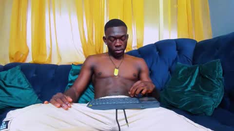 Oliver  Kairo online show from February 25, 1:12 pm