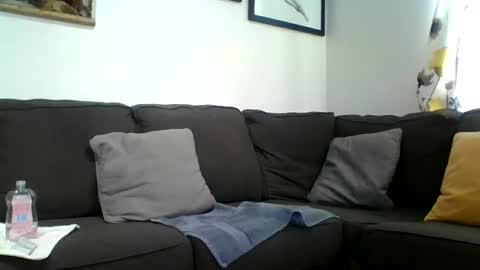 Snapshot of browneyez27 chatting on October 13, 6:03 pm browneyez27 online show from October 13, 6:03 pm