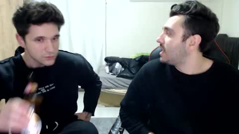 Snapshot of brownhaiir chatting on February 16, 8:22 pm brownhaiir online show from February 16, 8:22 pm