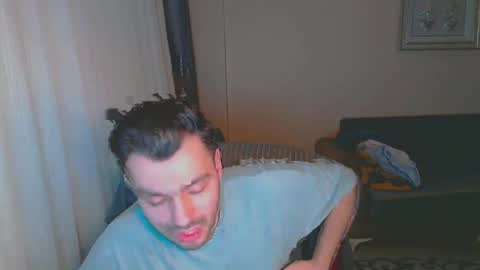 Snapshot of brownhaiir chatting on March 1, 11:15 pm brownhaiir online show from March 1, 11:15 pm
