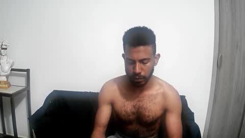 bruce_1111 online show from March 6, 5:48 am