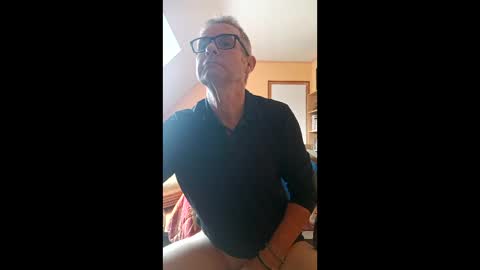bruno5629 online show from May 6, 1:11 pm