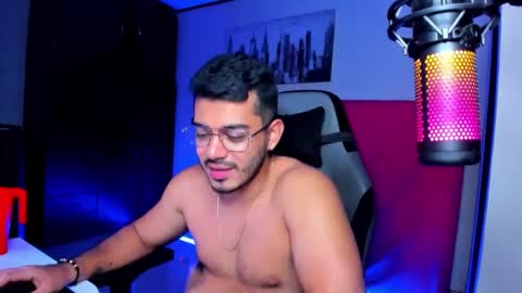Snapshot of bruno_diaz31 chatting on December 17, 2:11 pm Bruno online show from December 17, 2:11 pm