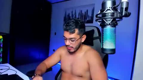 Snapshot of bruno_diaz31 chatting on December 20, 2:27 pm Bruno online show from December 20, 2:27 pm