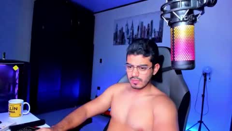 Snapshot of bruno_diaz31 chatting on January 21, 3:39 pm Bruno online show from January 21, 3:39 pm