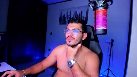 Snapshot of bruno_diaz31 chatting on February 12, 8:29 pm Bruno online show from February 12, 8:29 pm