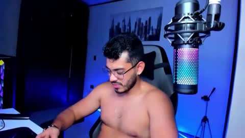 Snapshot of bruno_diaz31 chatting on December 22, 11:31 pm Bruno online show from December 22, 11:31 pm