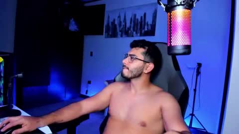 Snapshot of bruno_diaz31 chatting on February 3, 7:18 am Bruno online show from February 3, 7:18 am