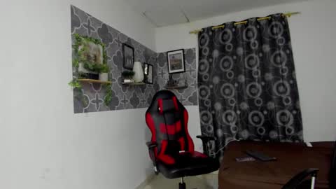 Snapshot of bruno_snow chatting on October 7, 3:21 am bruno_snow online show from October 7, 3:21 am