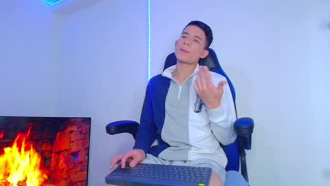 Snapshot of bryam_hot chatting on January 30, 2:49 am BRYAM INDEPENDENT MODEL online show from January 30, 2:49 am