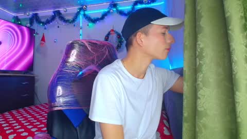 Snapshot of bryam_hot chatting on December 16, 2:15 am BRYAM INDEPENDENT MODEL online show from December 16, 2:15 am
