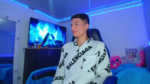 Snapshot of bryam_hot chatting on January 24, 1:13 am BRYAM INDEPENDENT MODEL online show from January 24, 1:13 am