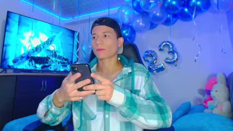 Snapshot of bryam_hot chatting on January 11, 1:16 am BRYAM INDEPENDENT MODEL online show from January 11, 1:16 am
