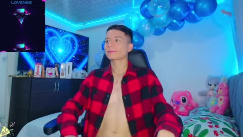 Snapshot of bryam_hot chatting on January 17, 12:53 am BRYAM INDEPENDENT MODEL online show from January 17, 12:53 am
