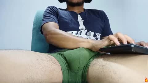 Snapshot of buckbigdick chatting on December 13, 10:41 am buckbigdick online show from December 13, 10:41 am