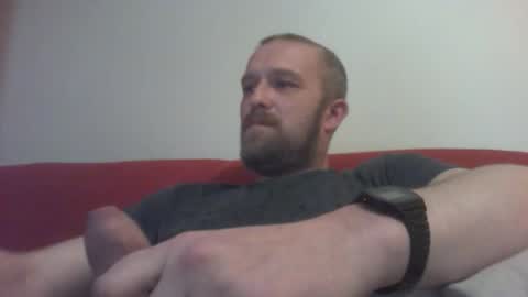 budgie1095 online show from January 7, 9:35 pm