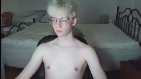 bugboy08 online show from June 25, 3:42 am